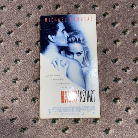 Basic Instinct VHS Tape - Picture 1 of 5